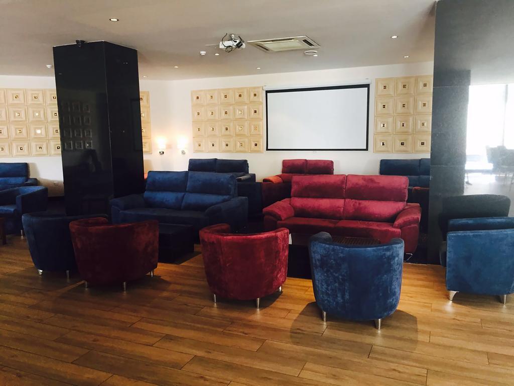 Fortina Spa Resort سليمة المظهر الخارجي الصورة The screening room at the National Centre for Early Music