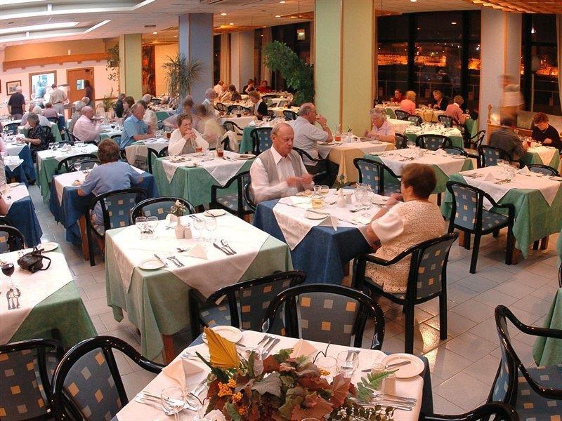 Fortina Spa Resort سليمة المظهر الخارجي الصورة The dining room at the National Presbyterian Center
