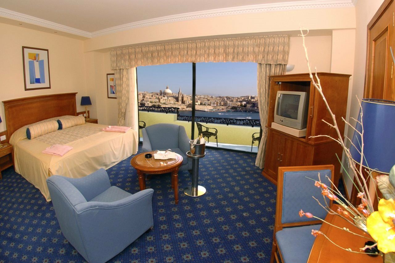 Fortina Spa Resort سليمة المظهر الخارجي الصورة A room at the Phoenicia